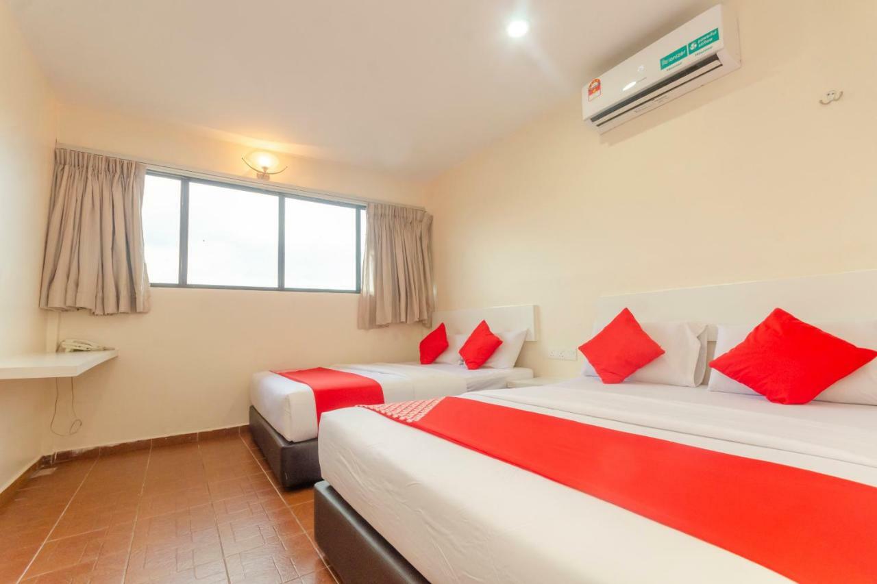 Oyo 1010 Skudai Hotel Exterior photo